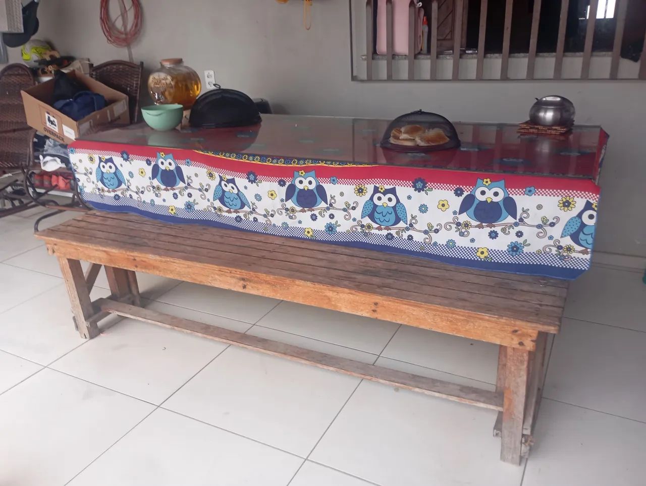 Vendo mesa 2mx .80cm com 2 bancos