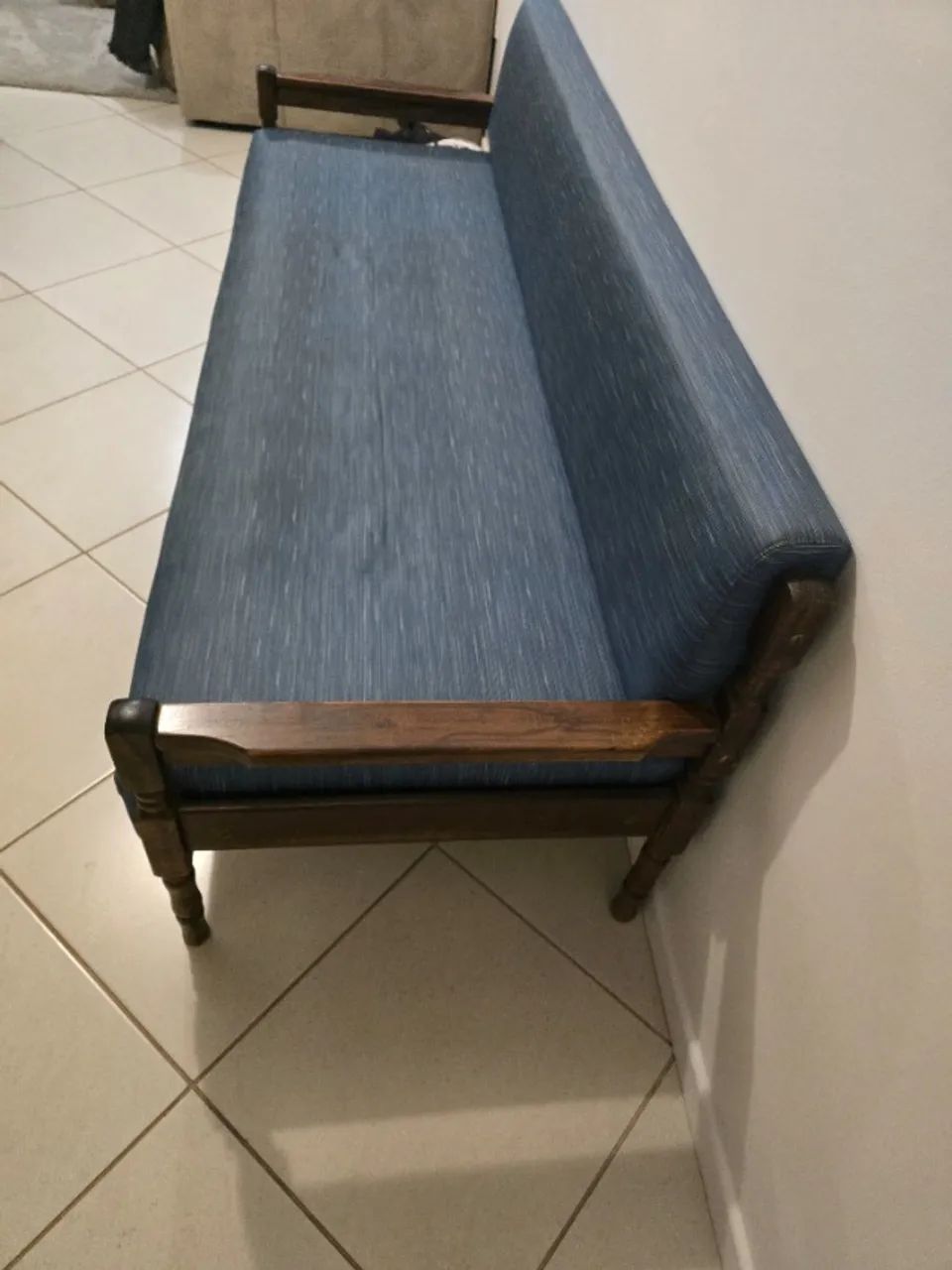 Sofa impermeável madeira maciça  - Foto 3