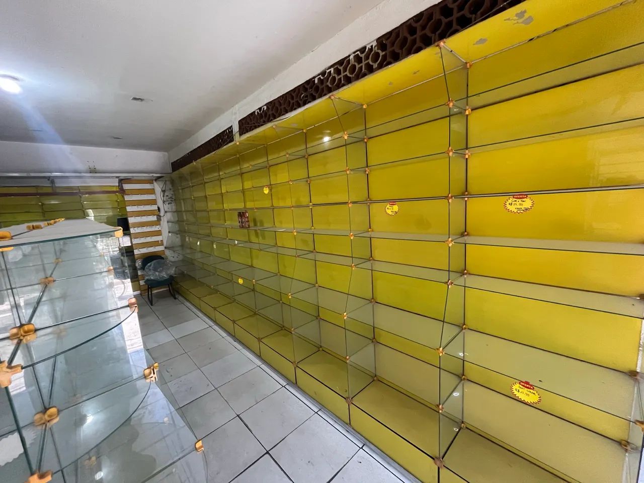 Vendo Gondolas para loja e farmácia e perfumaria  - Foto 5