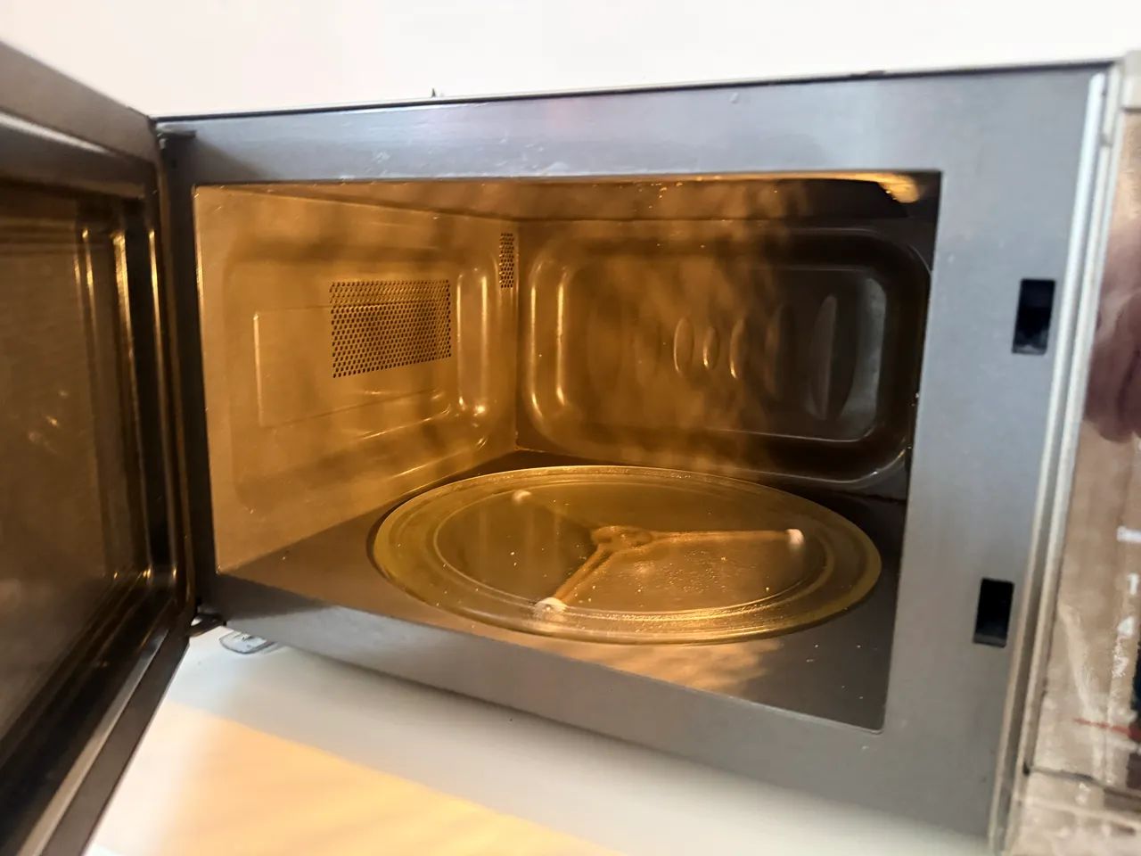 Micro-ondas LG Prata com painel digital - Foto 4