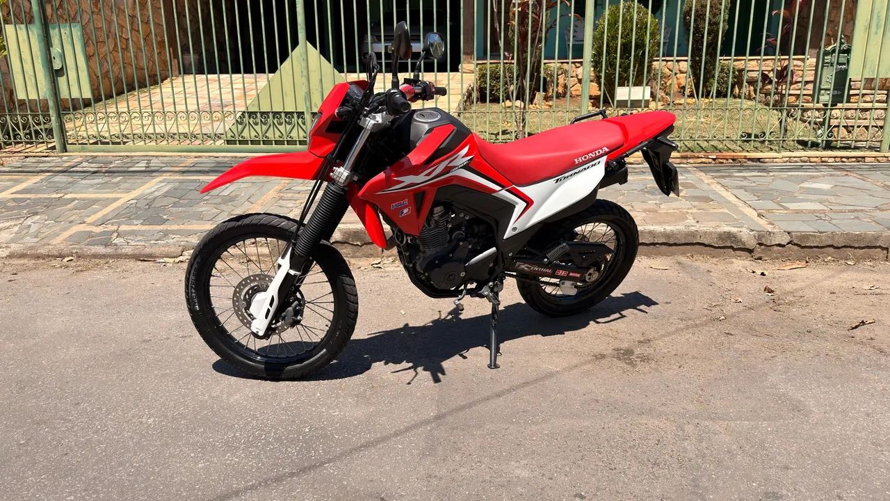 XR TORNADO 300  - Foto 3