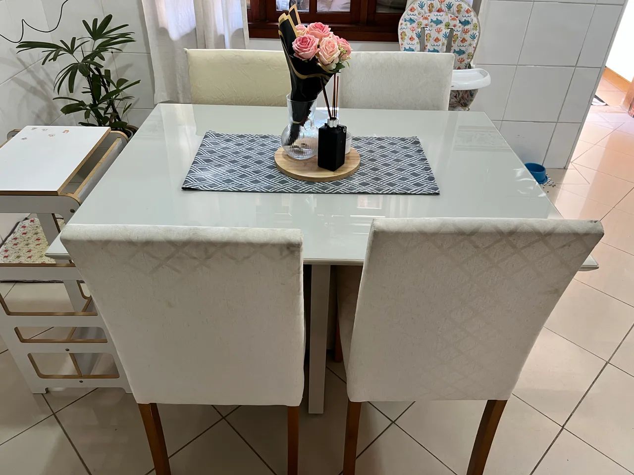 Mesa de jantar com 4 cadeiras  - Foto 3