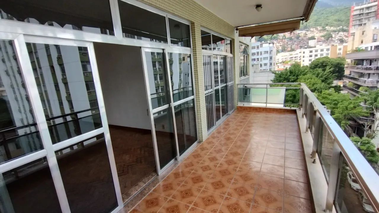 Apartamento na Rua Marquês de Valença - Tijuca - Foto 2