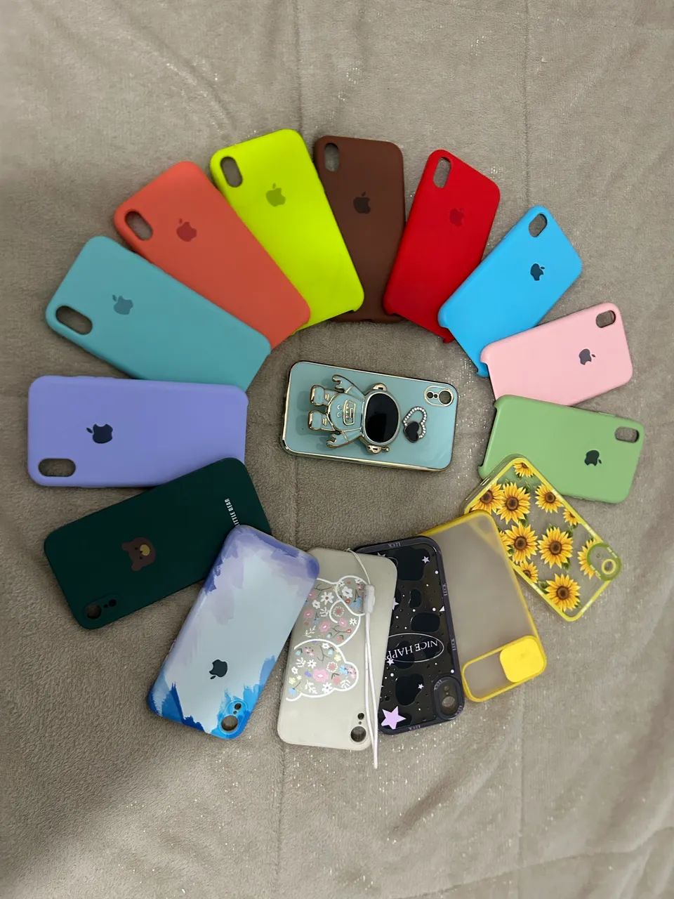 Kit 16 capinhas iPhone XR - Foto 4