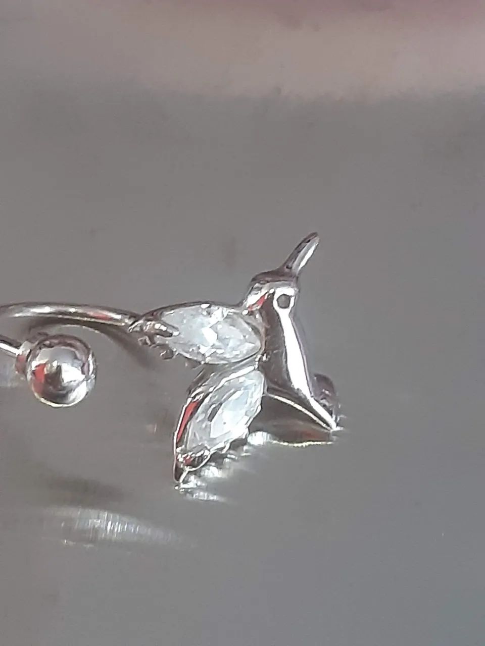 Piercing  beija-flor  ouro branco 18k 750 0,9g - Foto 3