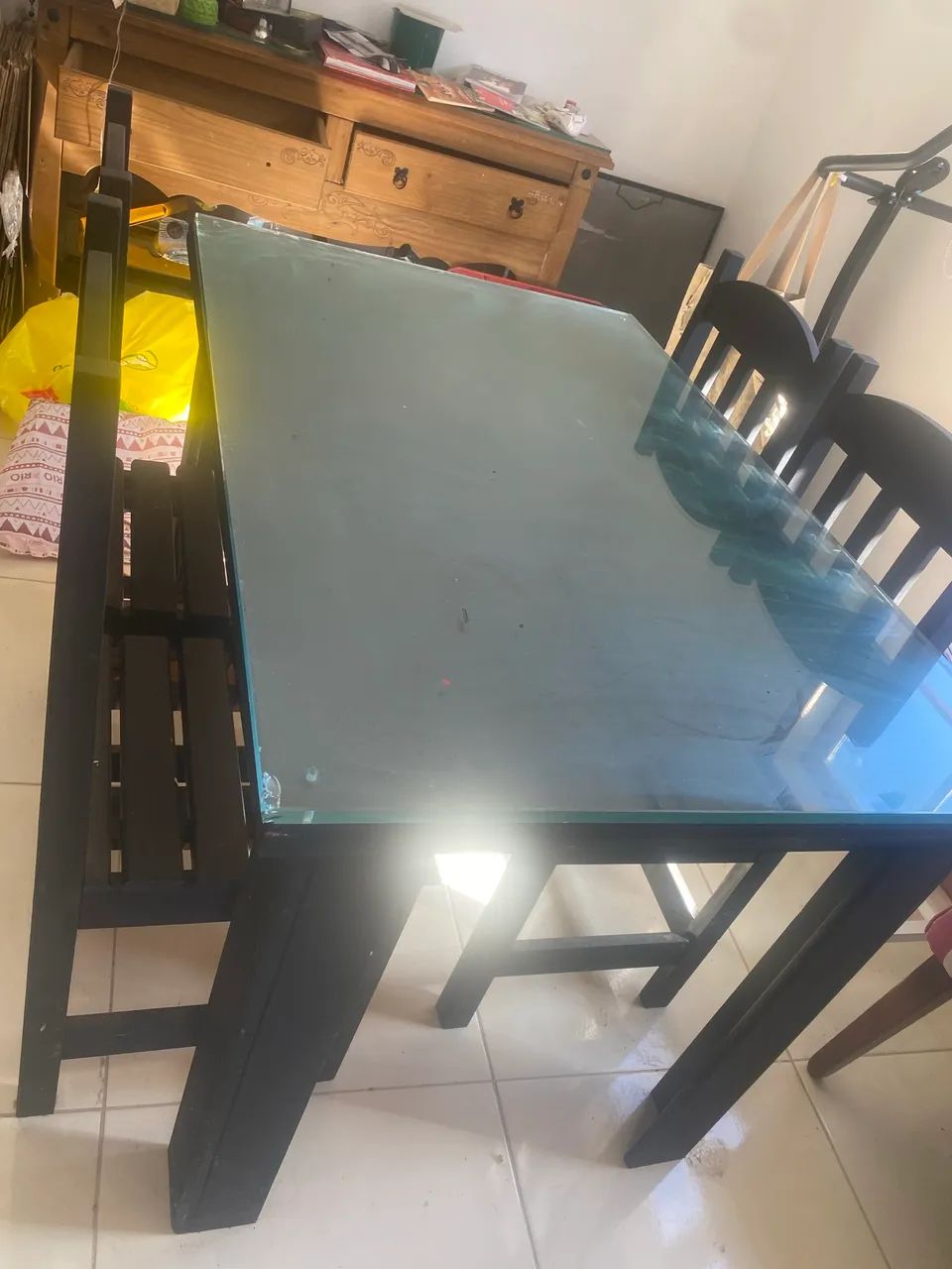 Mesa com quatro cadeiras preta - Foto 2