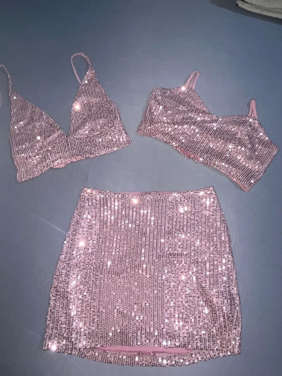 Vendo roupas estado de novo 