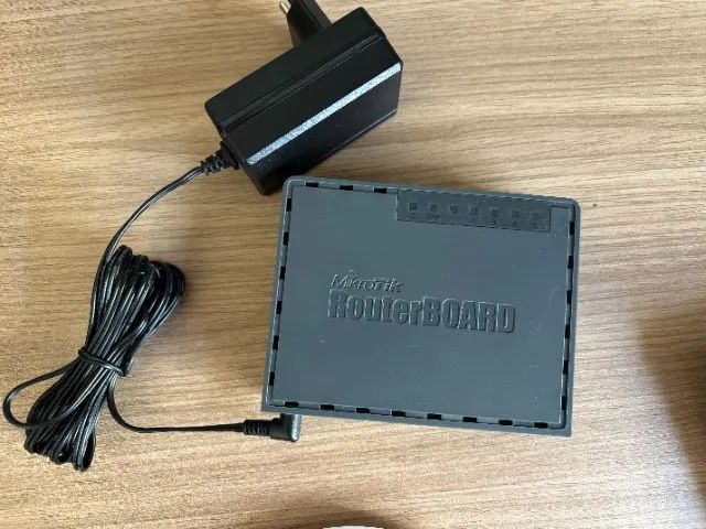 Roteador MikroTik RB760iGS Hex S 880MHz 256MB 5 Portas Gigabit PoE - Foto 2