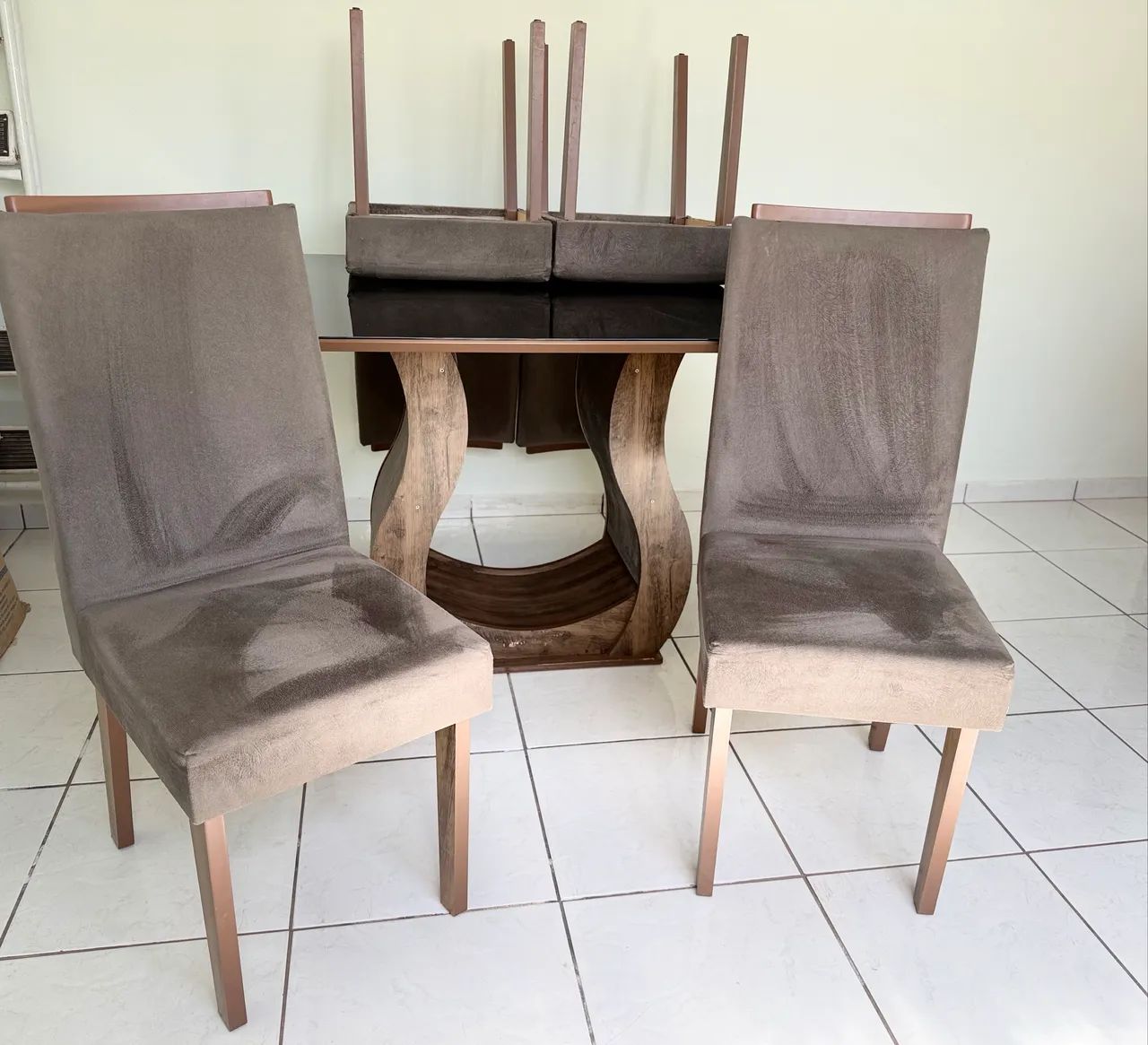     Mesa de Jantar de Vidro com 4 Cadeiras - Ótima Oportunidade - Foto 3