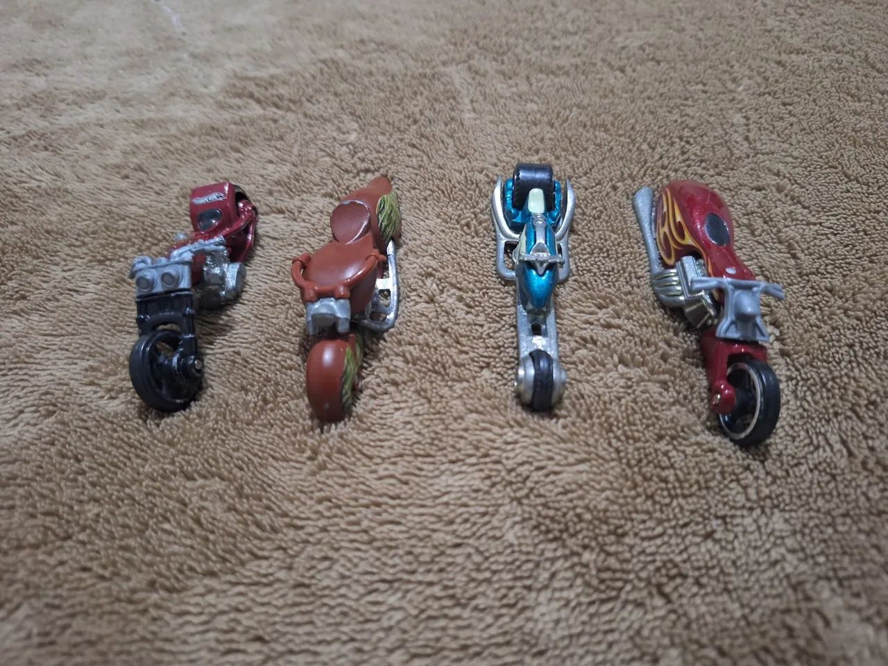 HOTWHEELS 4 motos