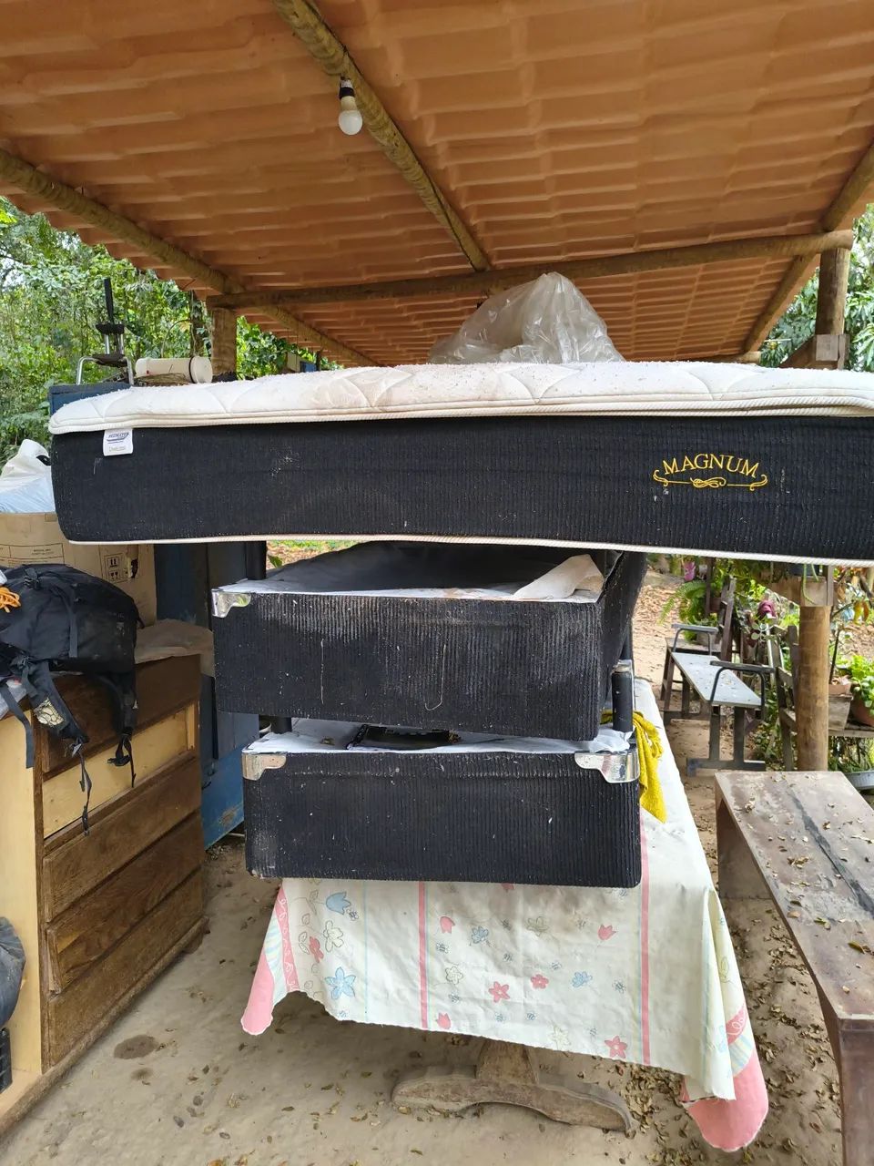 Doação de um colchão usado casal e dois box de solteiro  - Foto 2