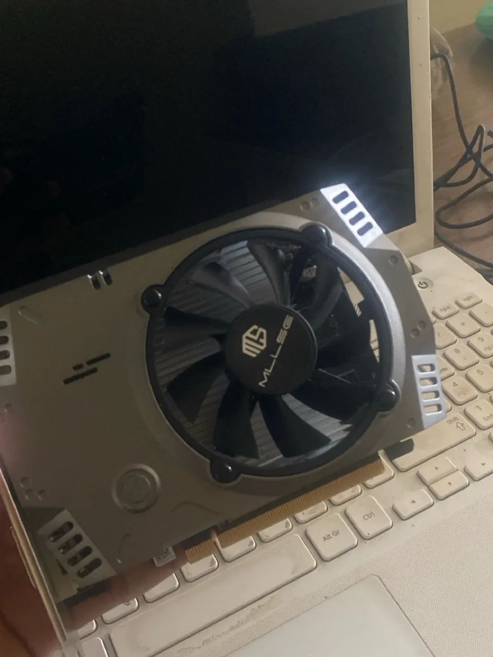 Rx 550 4gb não dá vídeo !