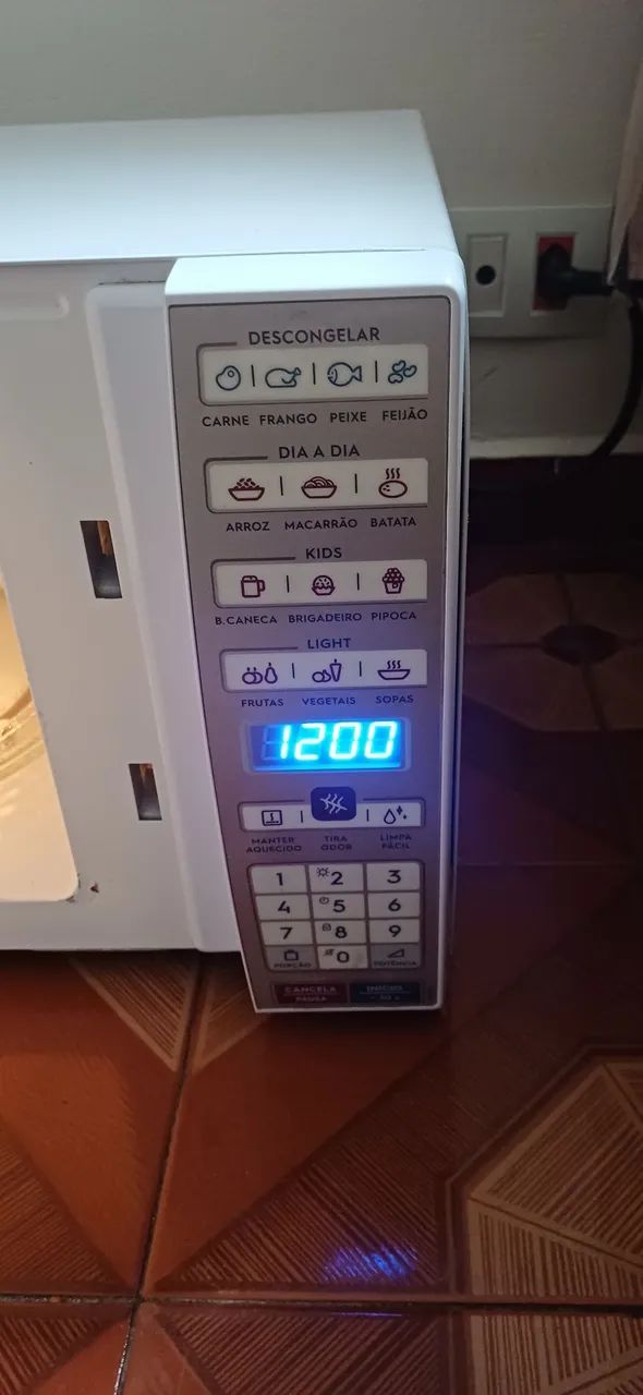 Micro-ondas  branco  da ELECTROLUX  - Foto 2