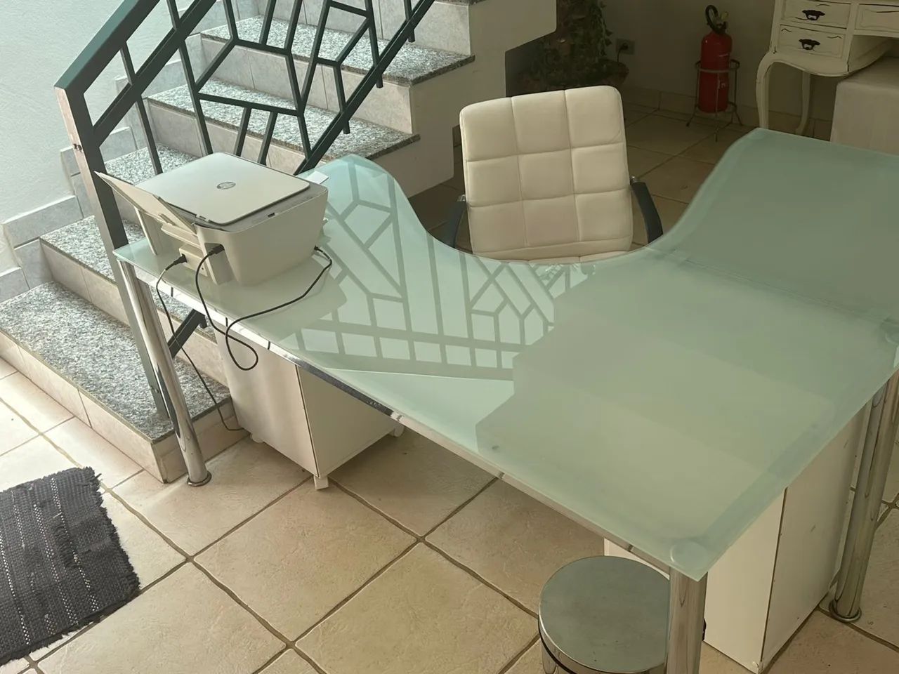 Mesa escritório (tampo vidro)