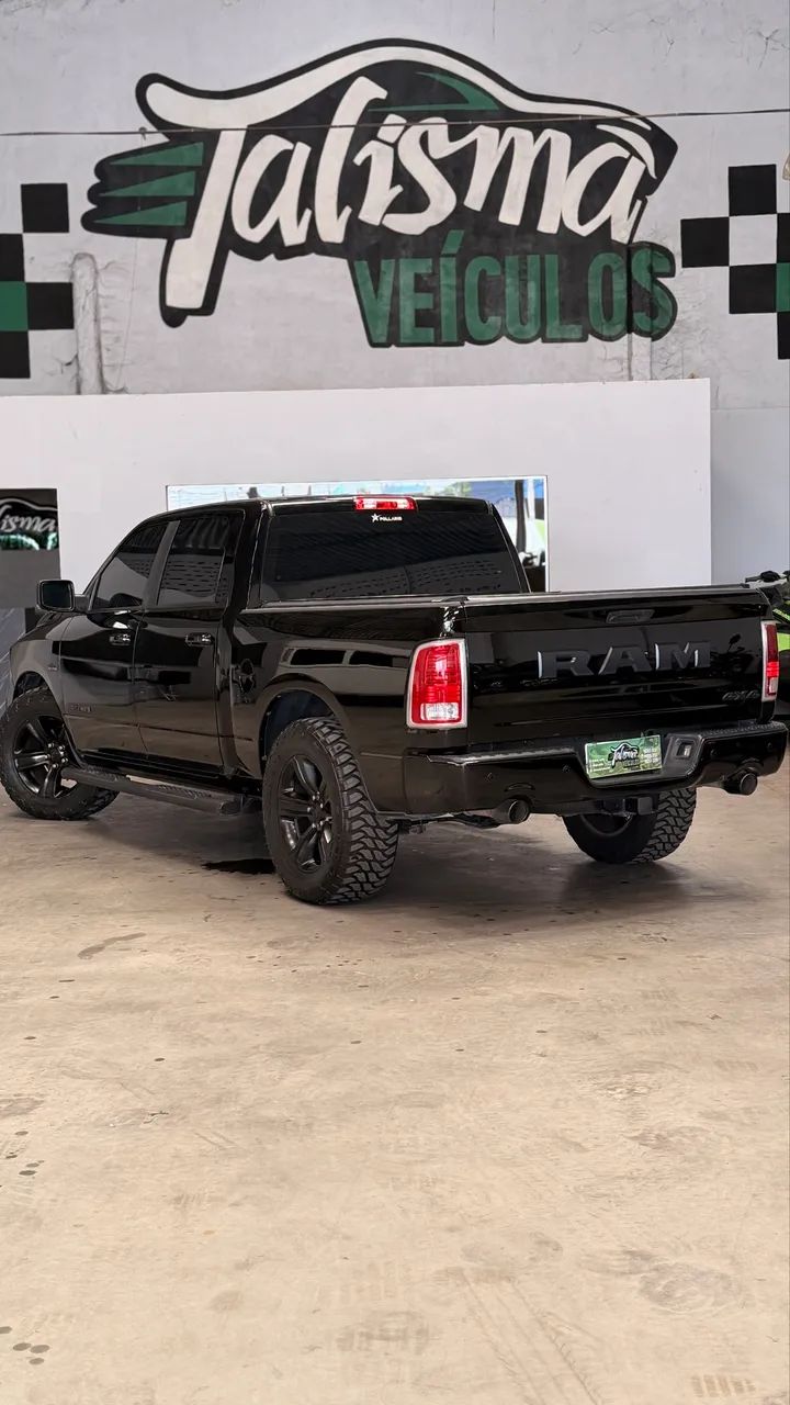 Ram Classic Laramie Night Edition 5.7 V8 16V Gasolina 4X4 Aut. 2022 - Foto 6