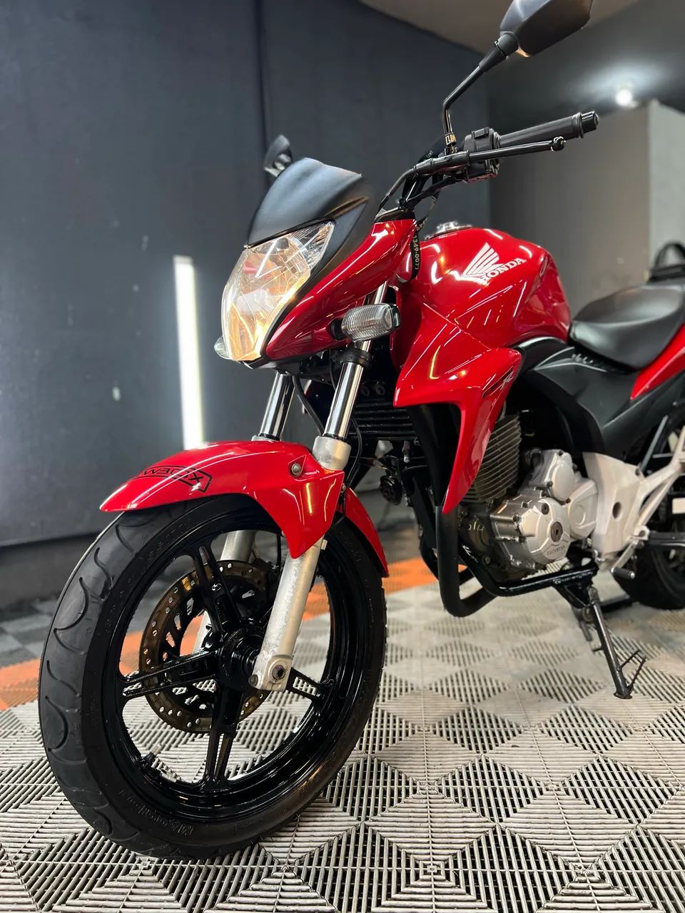 CB300r  - Foto 4