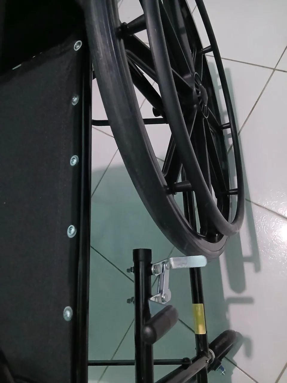 vendo cadeira de roda - Foto 4