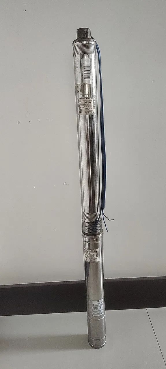 Bomba Schinider 1cv, 220 v, três fios em estado de nova. Foi usada por no máximo 3 horas. 