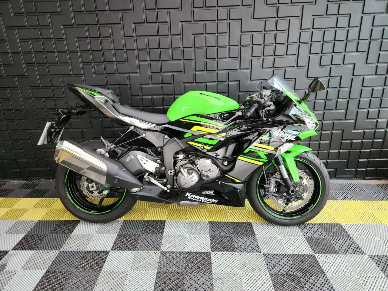 Kawasaki Zx-6r 636cc 2020 - 1402160206 | OLX