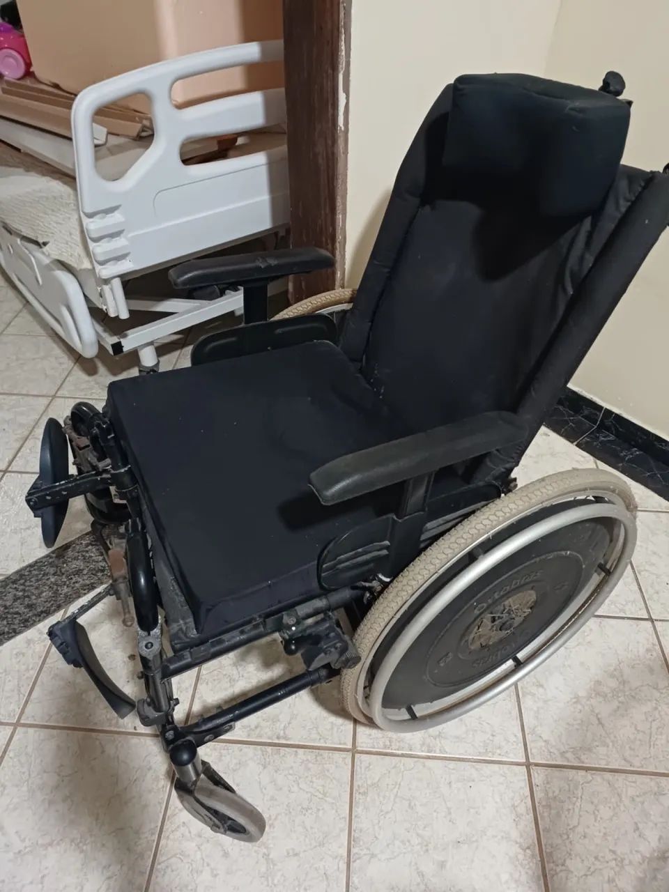 Cadeira de rodas  - Foto 2