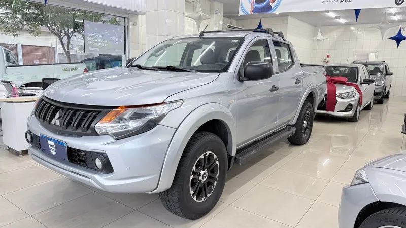 Mitsubishi L200 2023