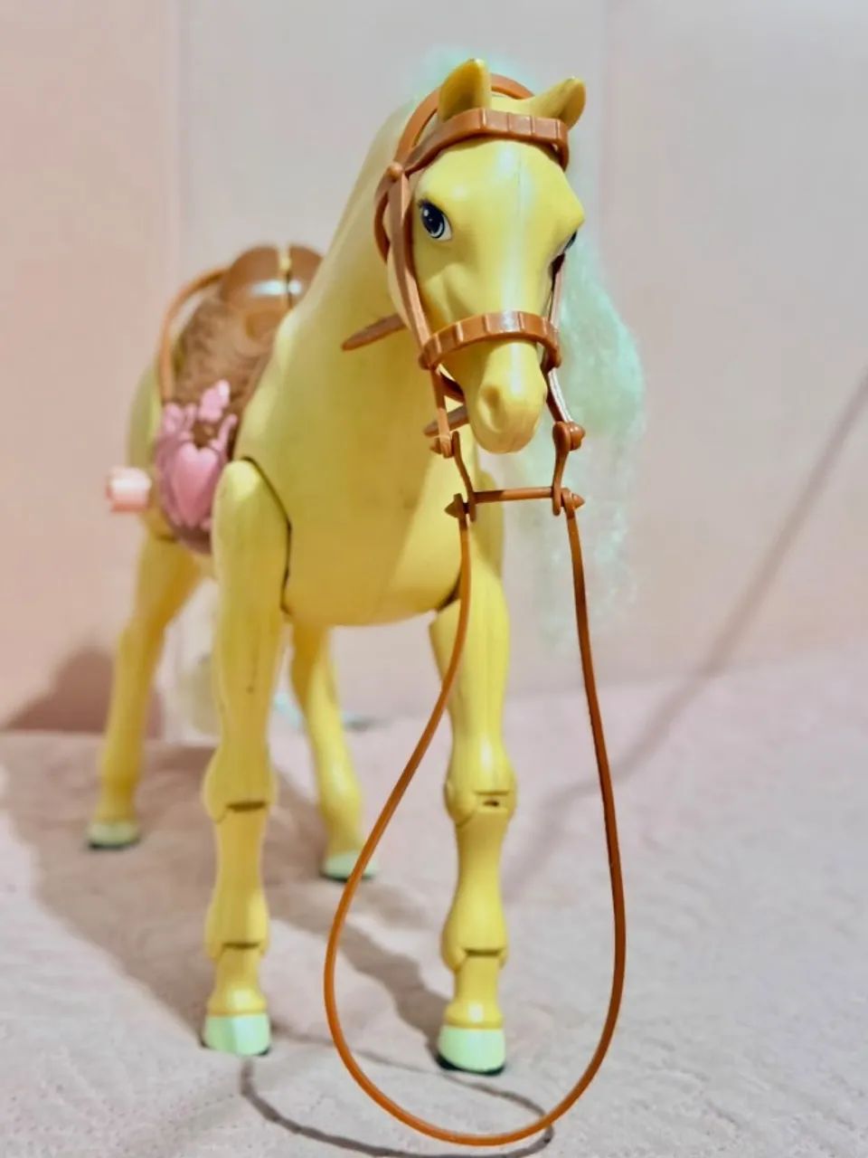 Cavalo Boneca Barbie Tawny e pônei anda de verdade - Foto 2