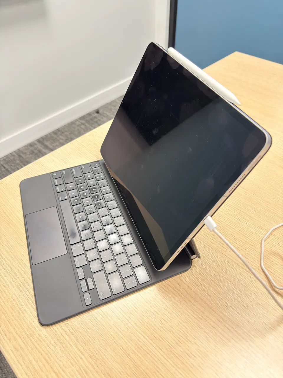 Ipad Pro wifi-5g 256gb + Pencil + Teclado - Tablets e E-Readers