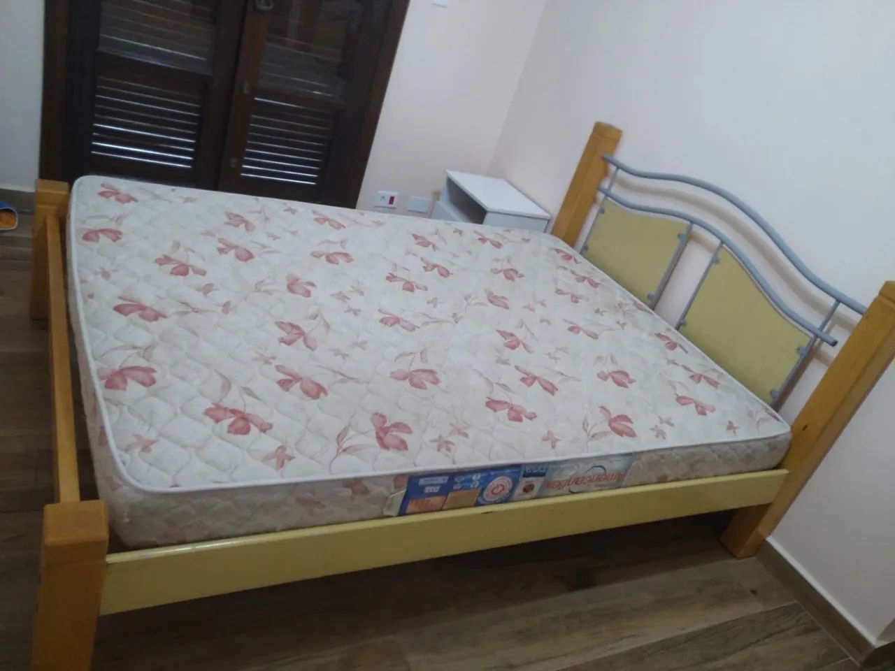 Cama de casal de madeira com colchão Americanflex D33 - Foto 2