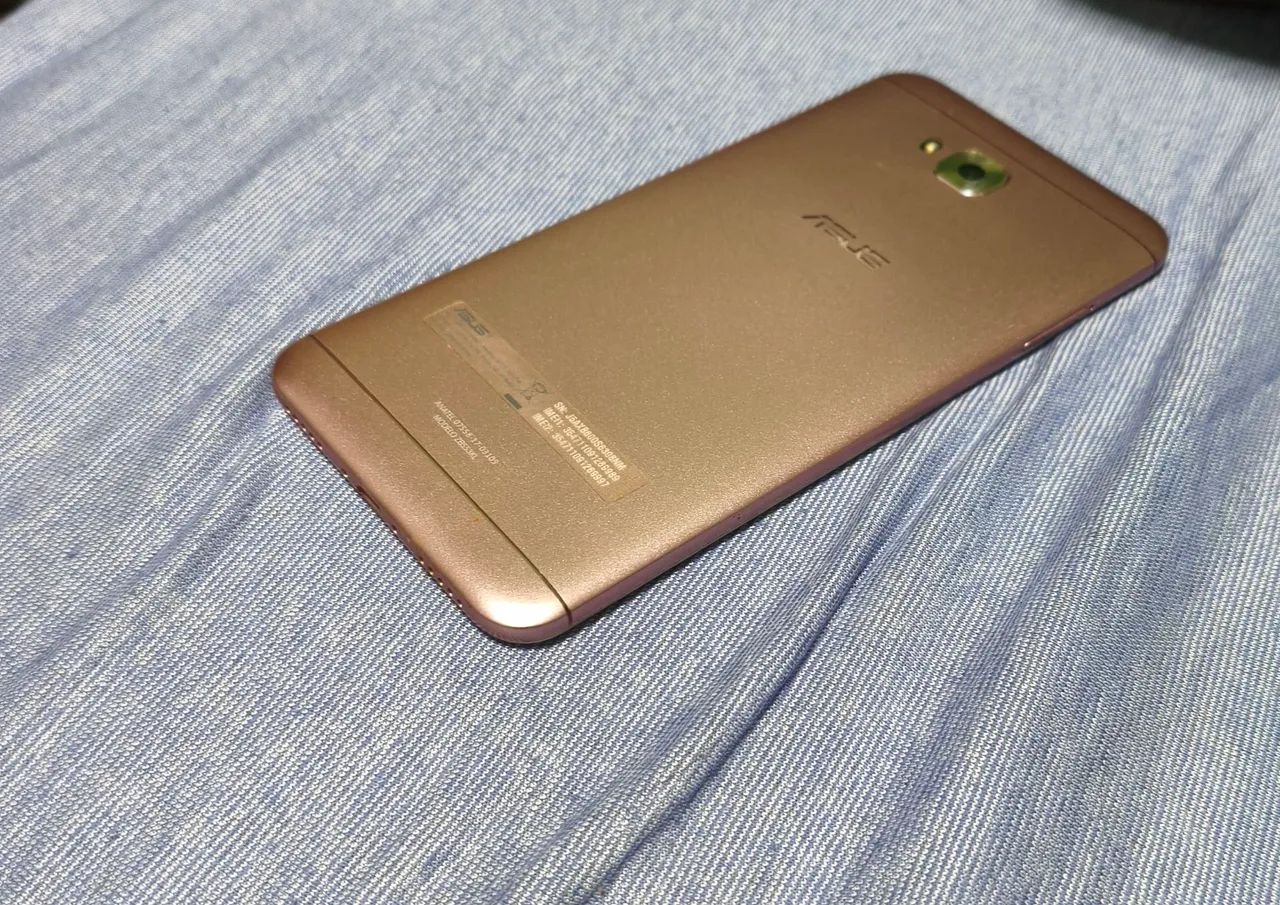 Asus ZenFone  - Foto 2