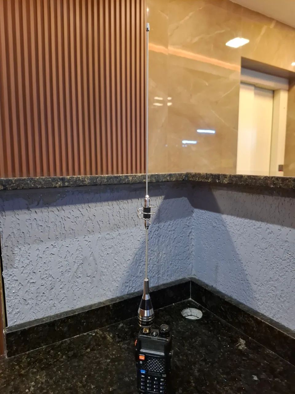 Vendo tudo ht antena mais carregador 