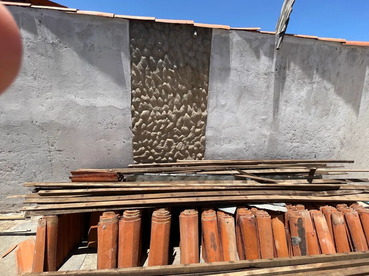 Telhas e  ripas 300,00 inegociável - Foto 3