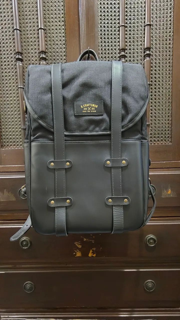 Mochila B.Craftsman Arya Couro e Lona Preta