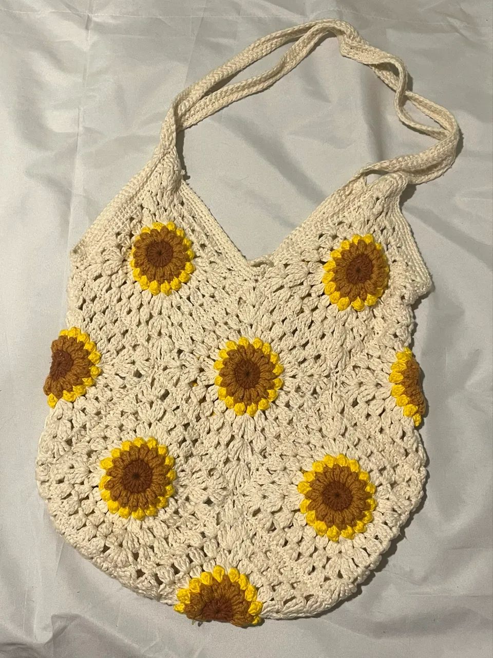 Bolsa de crochê com girassóis