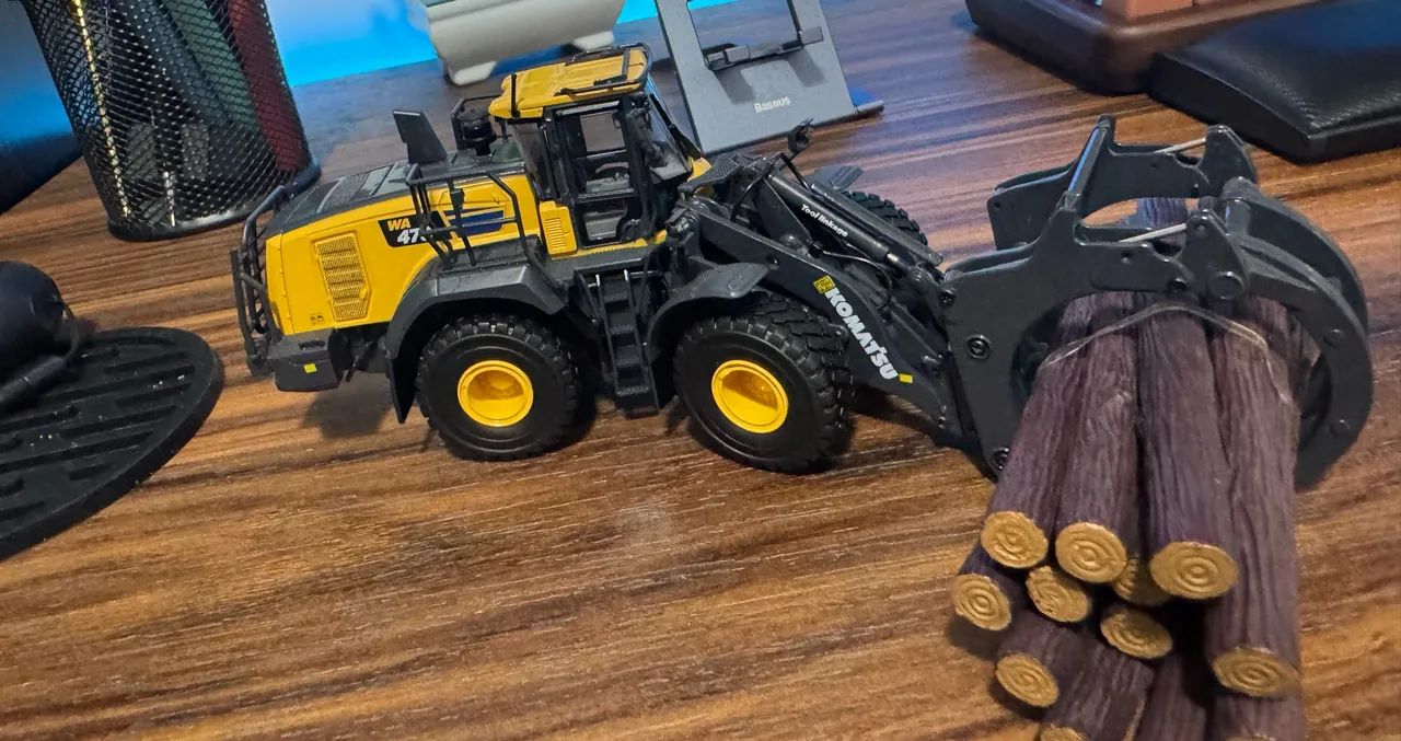 Miniatura Komatsu WA475 Florestal 1/50 - Foto 5