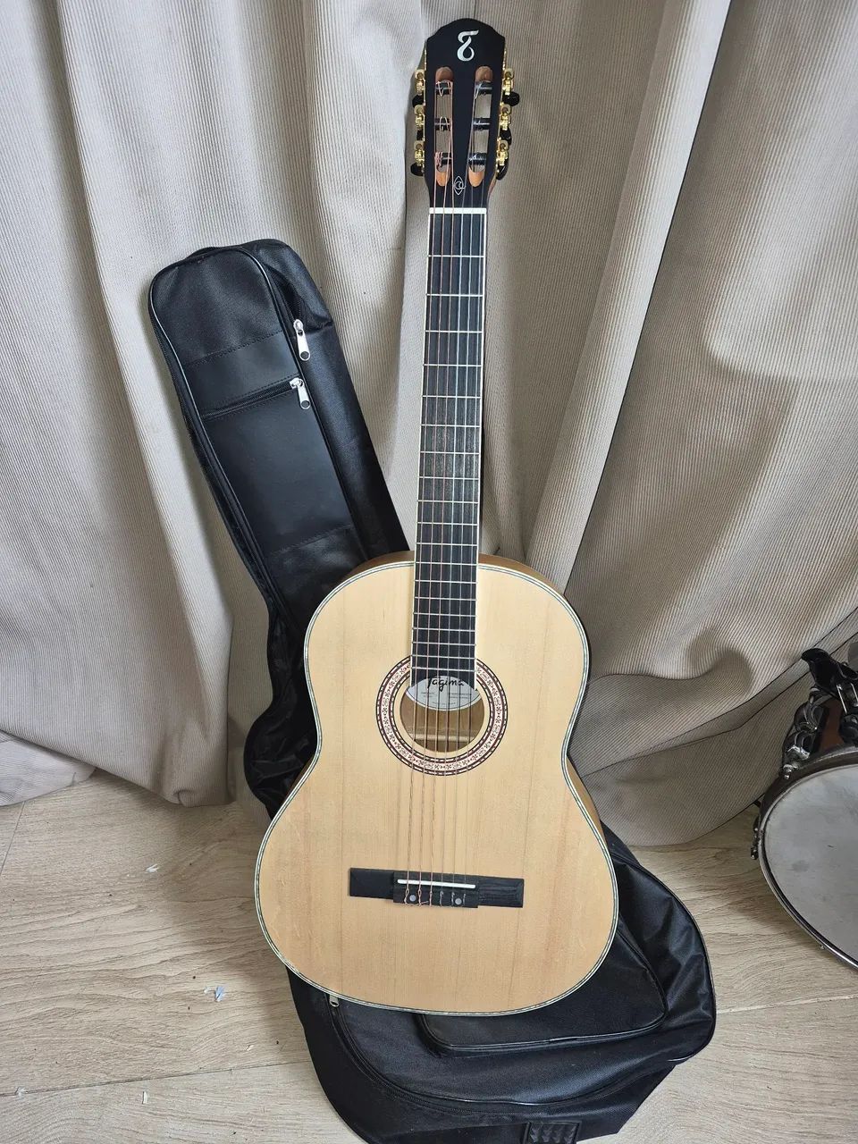 Violão nylon tagima zero com capa
