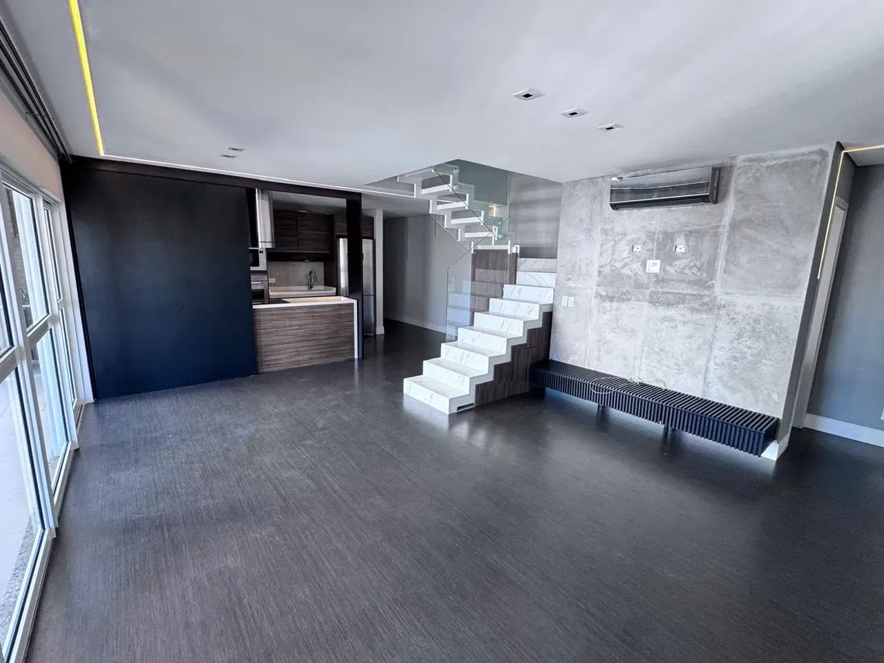 Duplex com 140 m2 em condomínio clube no Batel - Foto 2