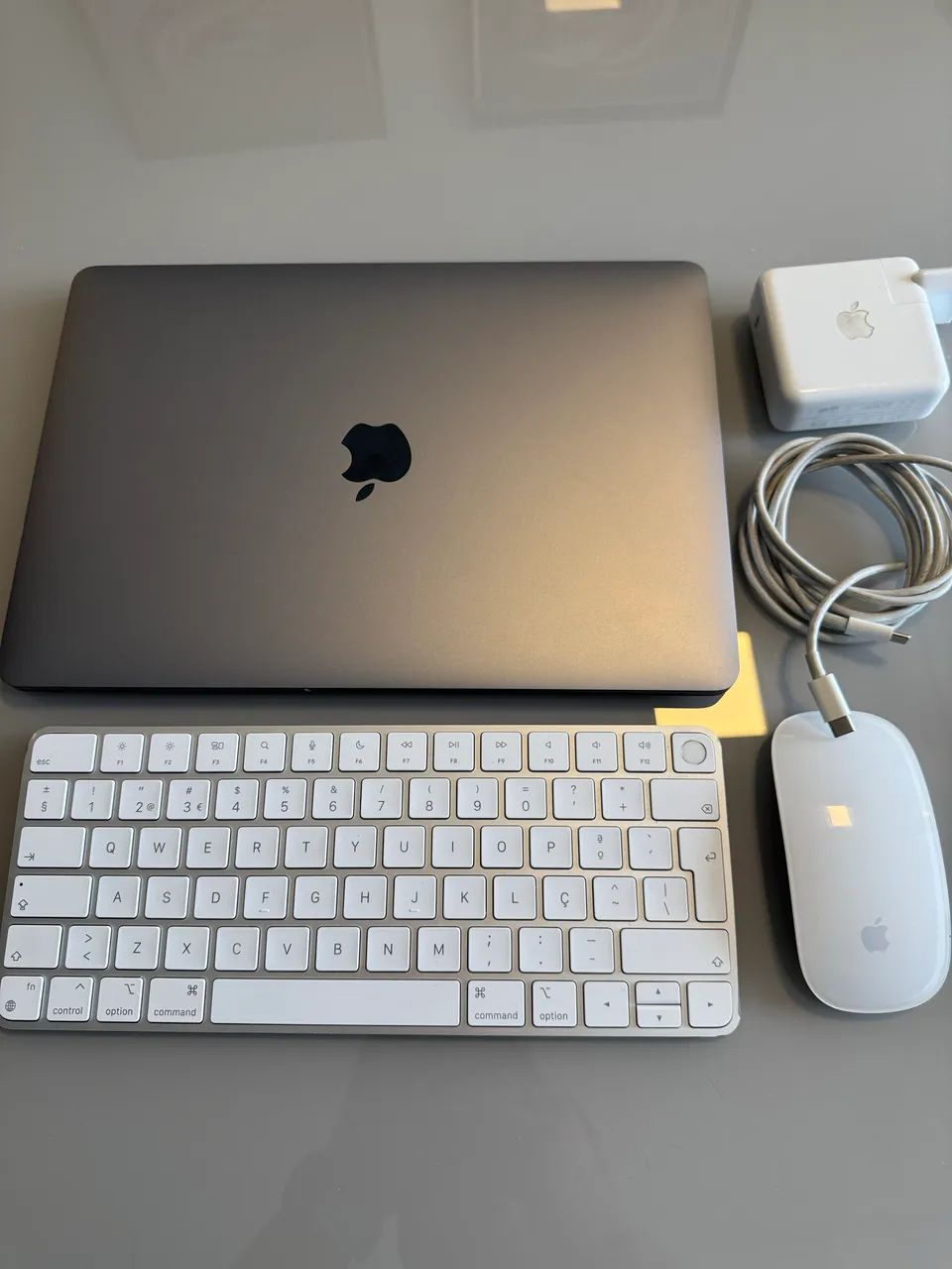 MacBook Pro 13.3' 16gb ram 500 SSD + Magic Keyboard Touch ID +