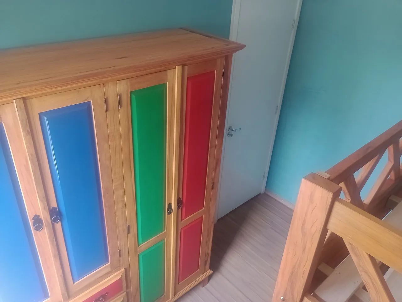 Vendo Guarda Roupa de Madeira NOVO - Foto 2