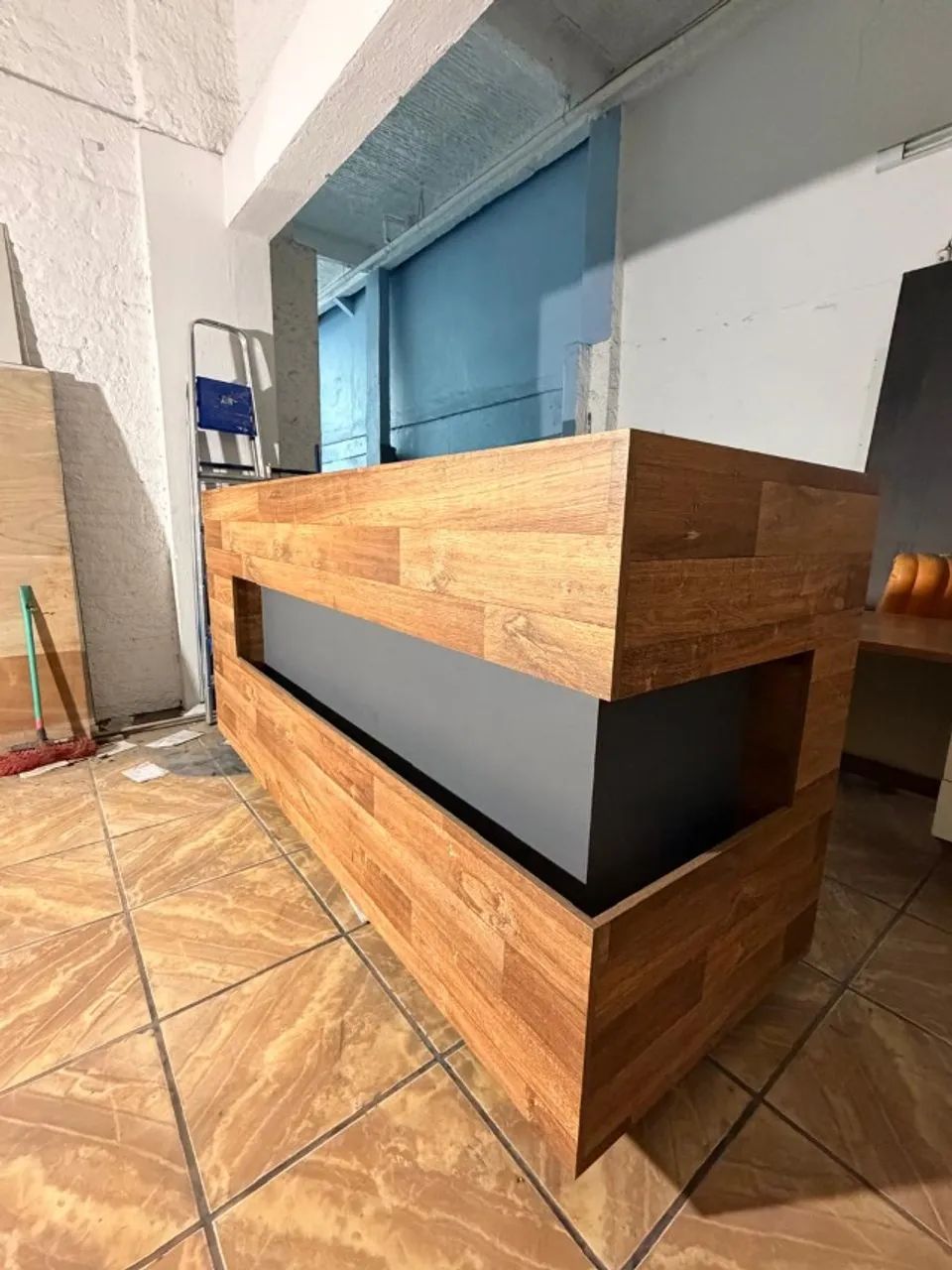 Balcão de atendimento em MDF com Led   - Foto 2