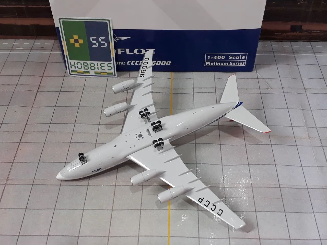 Miniatura Avião Phoenix Models 1/400 Aeroflot Soviet Airlines
