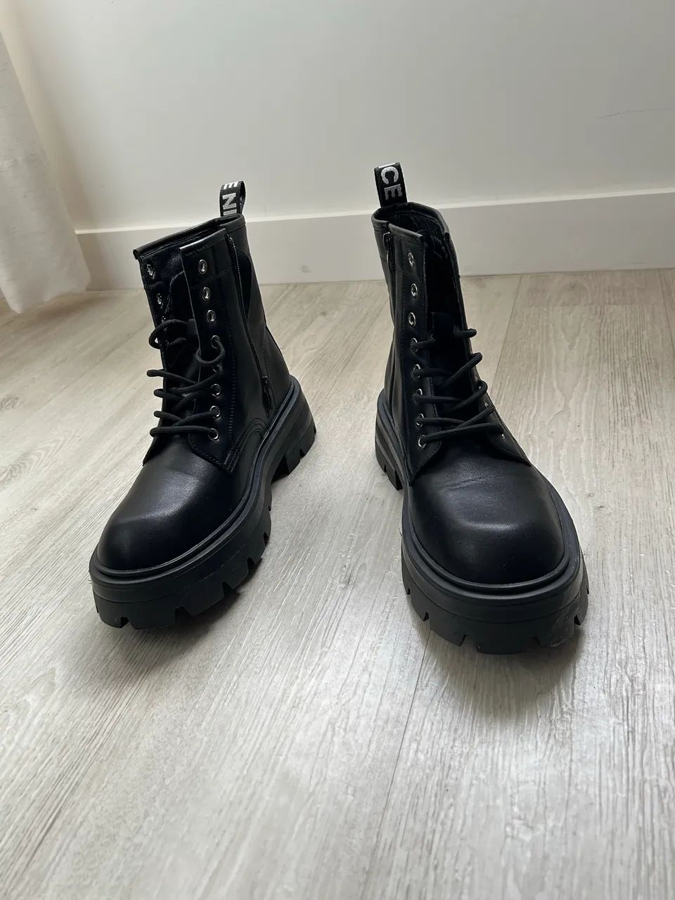 Vendo botas pretas NICE - Foto 2