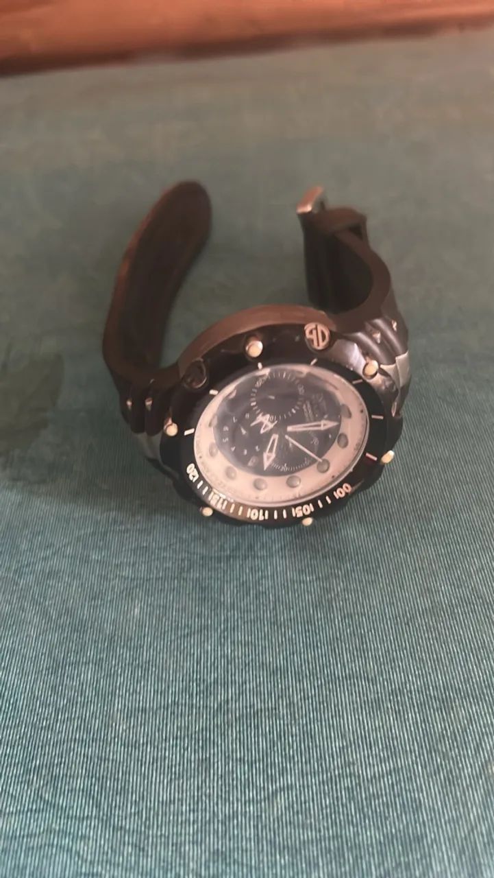 Relógio invicta Venom 