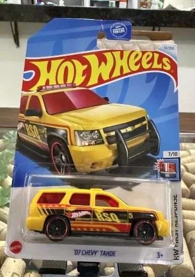 Hot Wheels 07 Chevy Tahoe First Response Viatura 2024 
