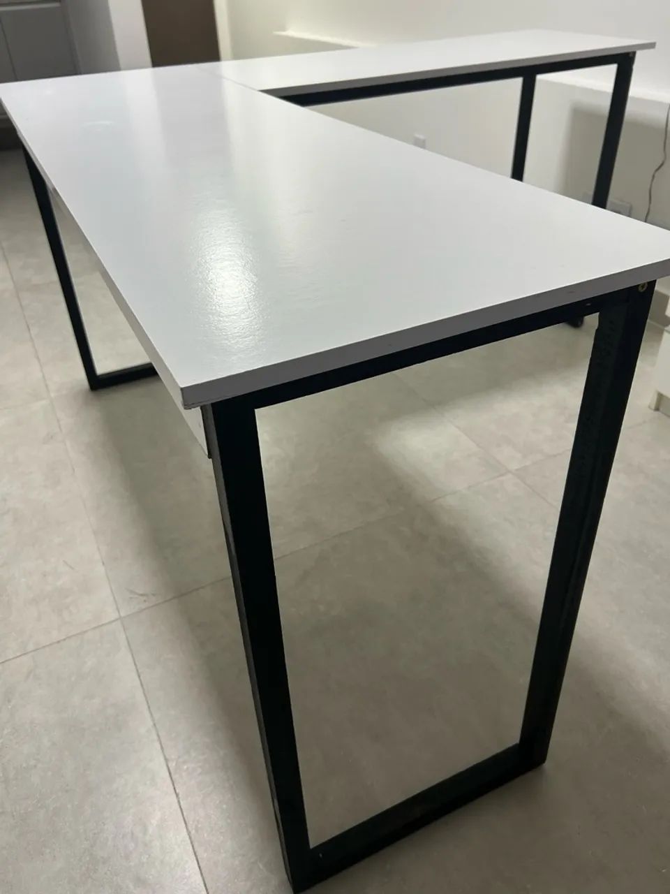 Mesa branca escritório  - Foto 2