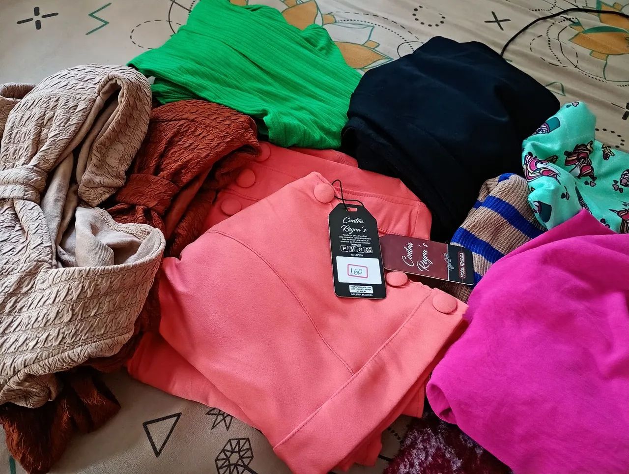 Vendo roupas 200 tudo - Foto 2