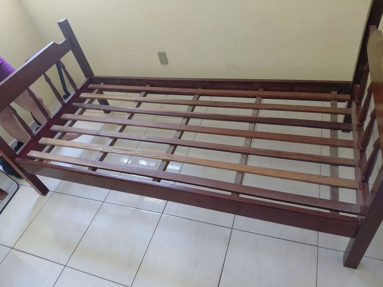 Vendo Cama de Solteiro  - Foto 2