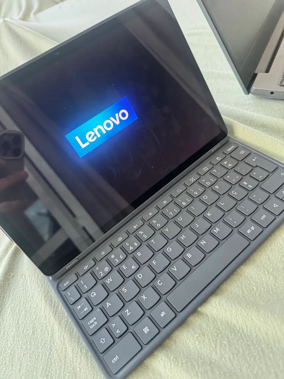Tablet Lenovo Idea tab com capa teclado com NF 