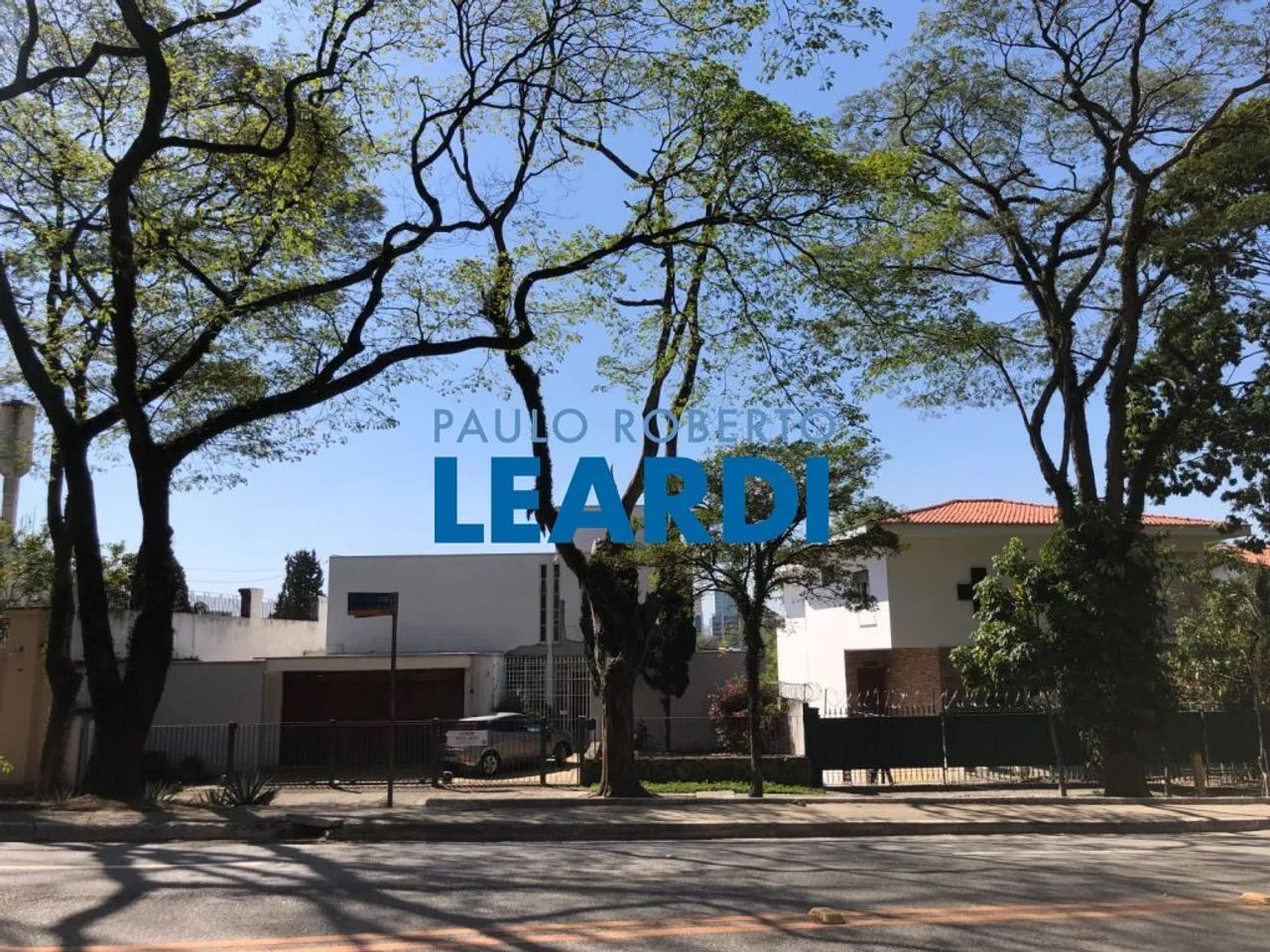 CASA ASSOBRADADA - MORUMBI - SP