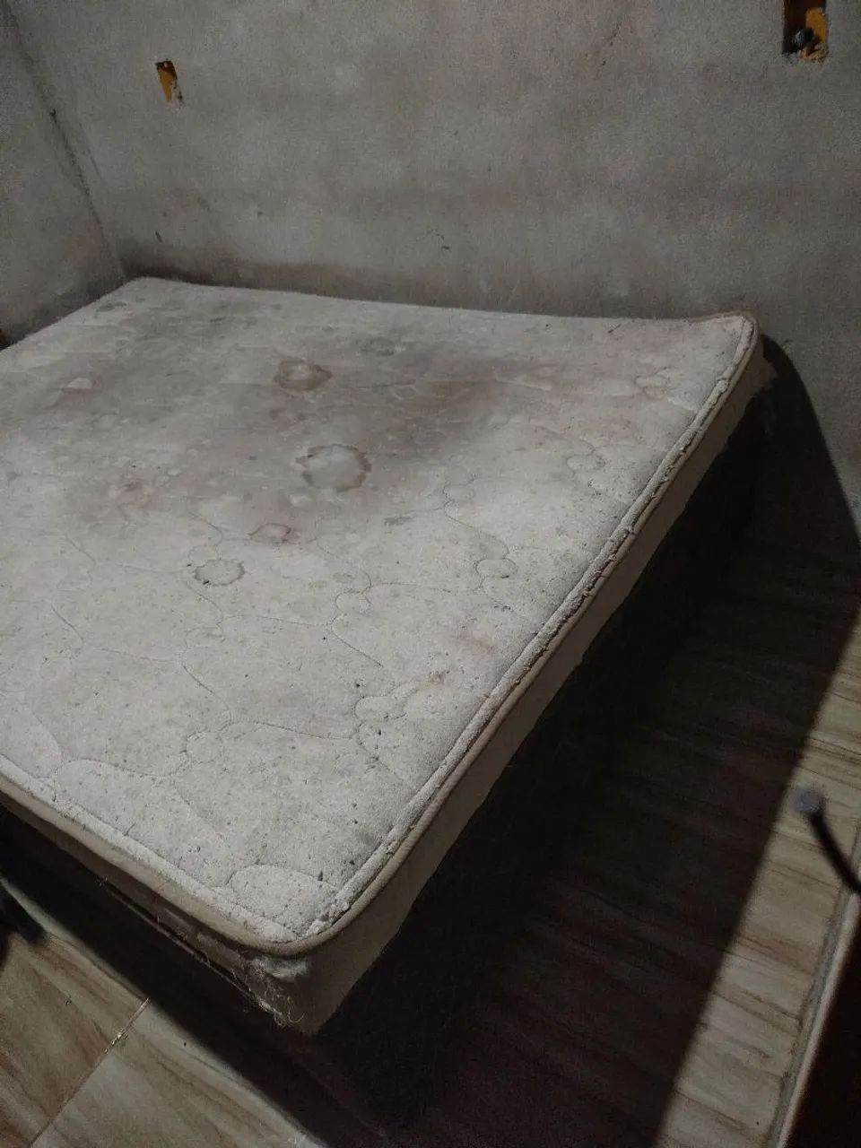 Vendo cama box casal 