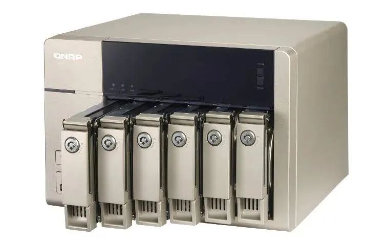 Servidor Qnap TVS 663 - Foto 2